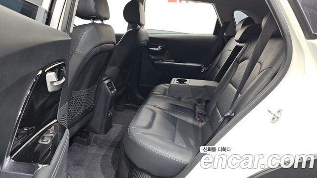 Kia Niro 2017 — photo 18