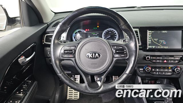 Kia Niro 2017 — photo 21