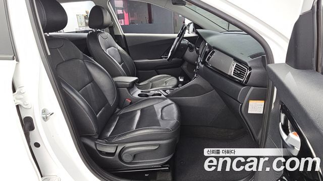 Kia Niro 2017 — photo 16