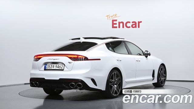 Kia Stinger 2023 — photo 2