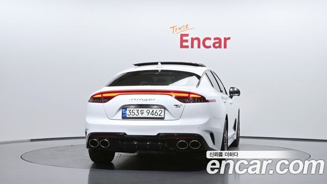 Kia Stinger 2023 — photo 4