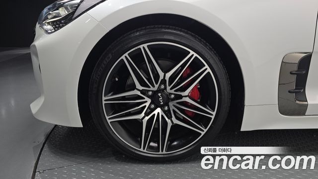 Kia Stinger 2023 — photo 5