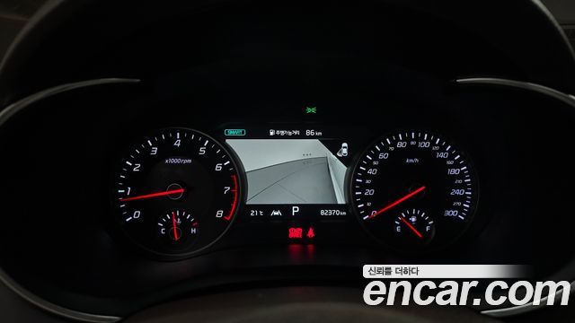 Kia Stinger 2023 — photo 11