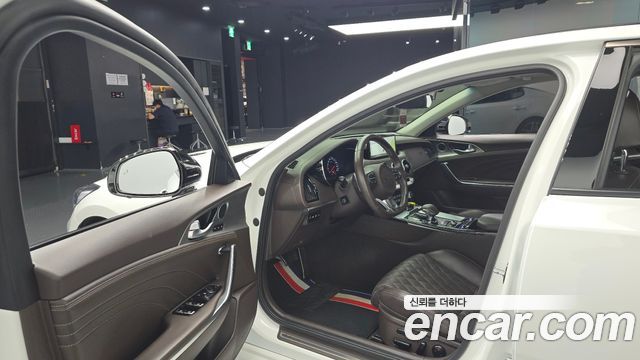 Kia Stinger 2023 — photo 13