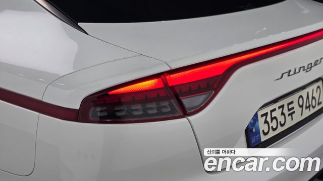 Kia Stinger 2023 — photo 9