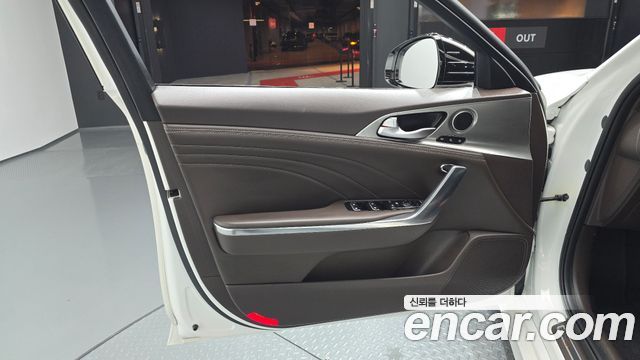 Kia Stinger 2023 — photo 14