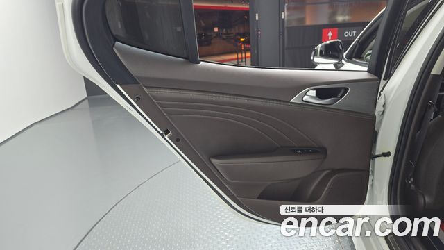 Kia Stinger 2023 — photo 15