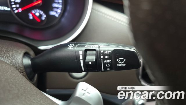 Kia Stinger 2023 — photo 34