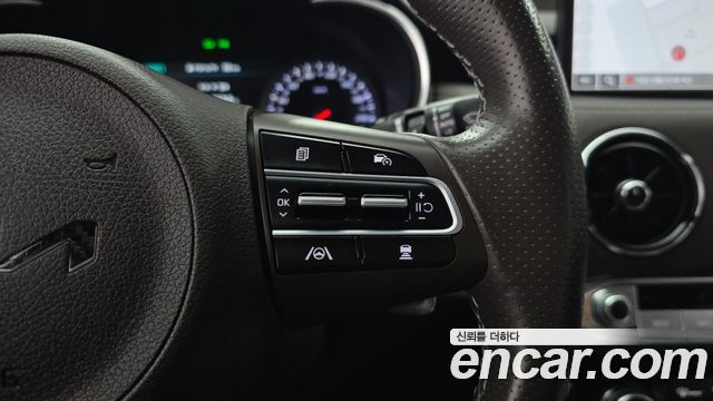 Kia Stinger 2023 — photo 36