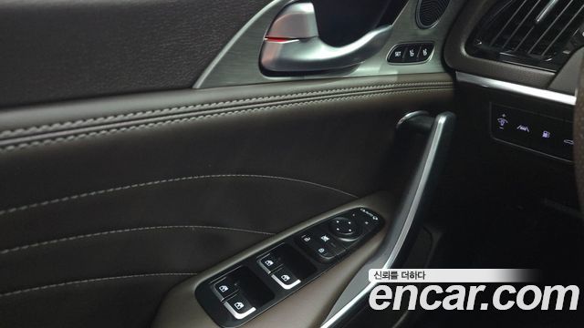 Kia Stinger 2023 — photo 37