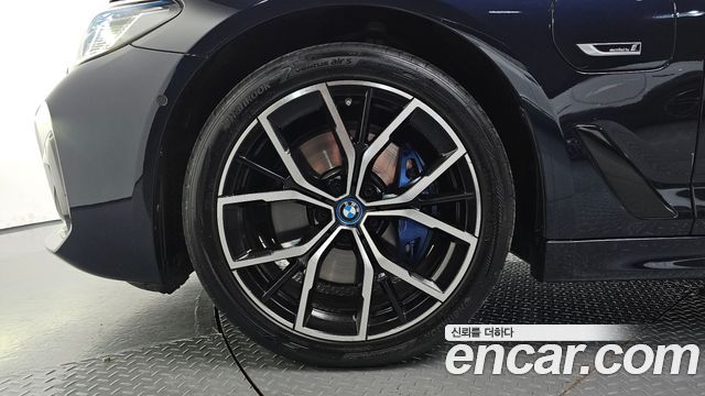 BMW 5-Series 2022 — photo 5