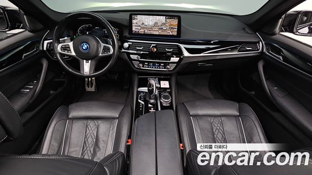 BMW 5-Series 2022 — photo 7