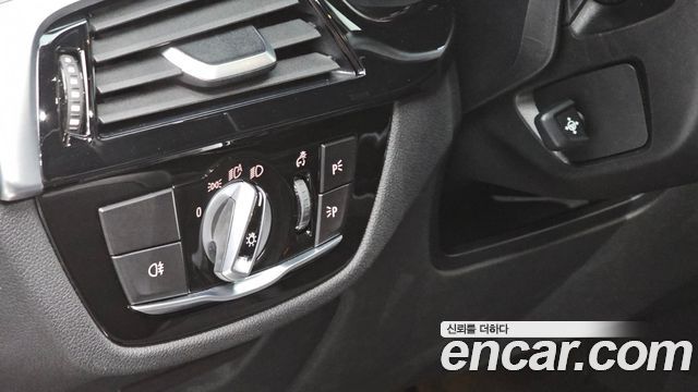 BMW 5-Series 2022 — photo 13