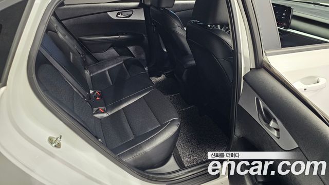 Kia K3 2022 — photo 18