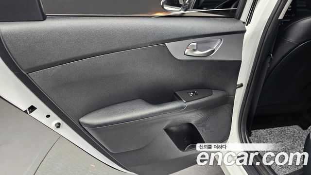 Kia K3 2022 — photo 15