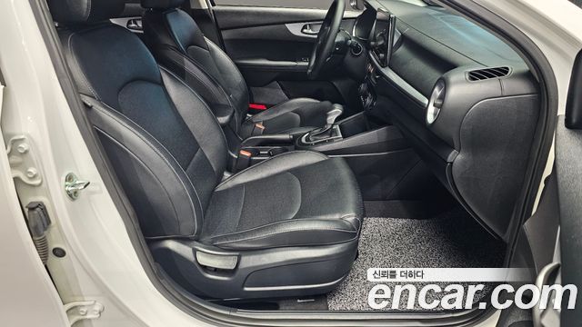 Kia K3 2022 — photo 16