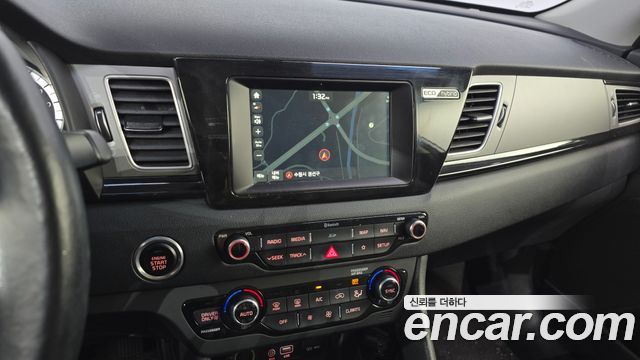 Kia Niro 2018 — photo 13