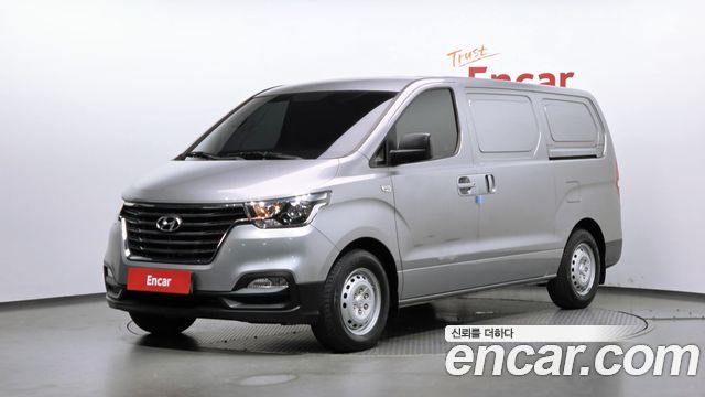 Hyundai Starex 2021 — photo 1