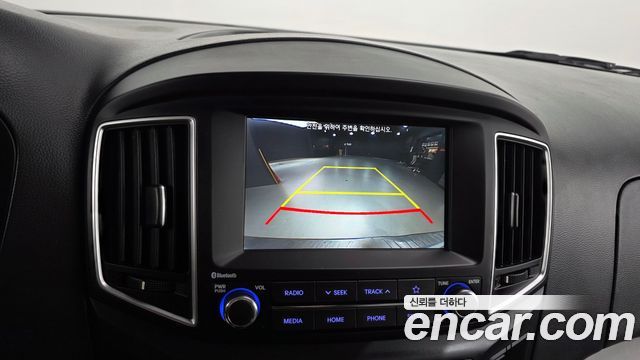 Hyundai Starex 2021 — photo 13