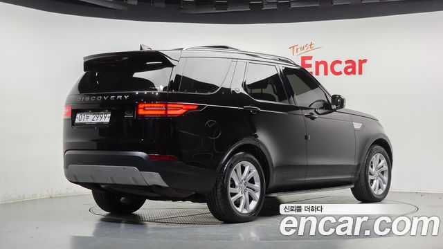 Land Rover Discovery 2019 — photo 2