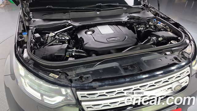 Land Rover Discovery 2019 — photo 6