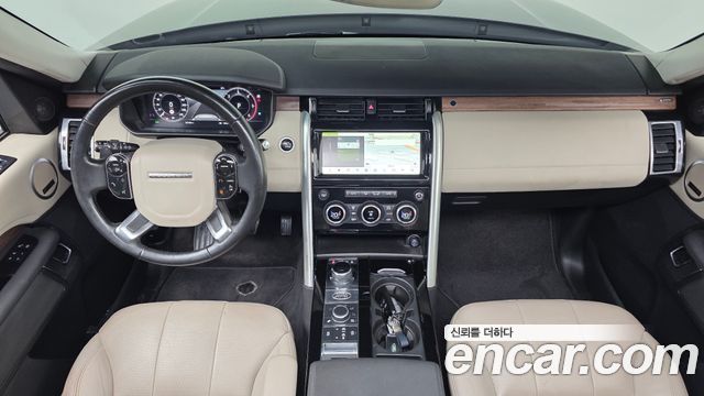 Land Rover Discovery 2019 — photo 10
