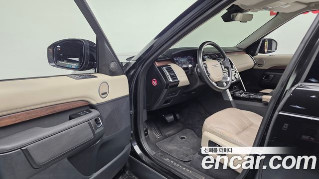 Land Rover Discovery 2019 — photo 13