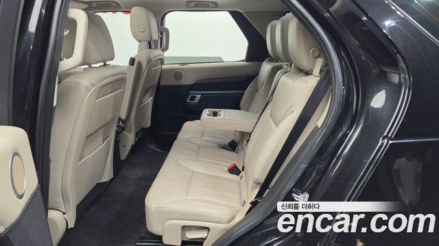 Land Rover Discovery 2019 — photo 18