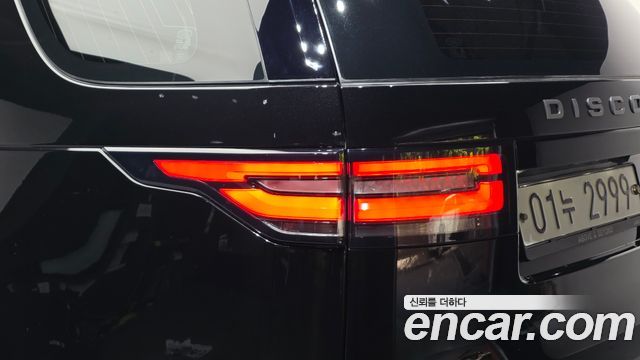 Land Rover Discovery 2019 — photo 9