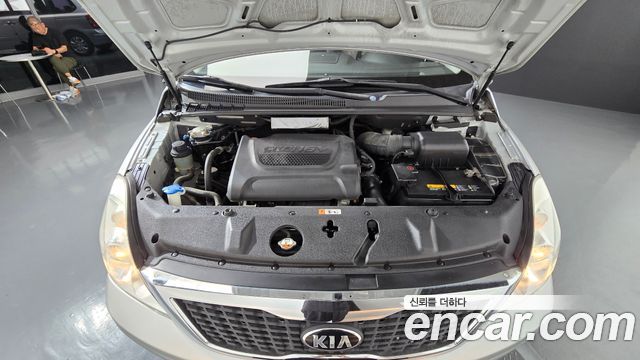 Kia Canival 2013 — photo 6