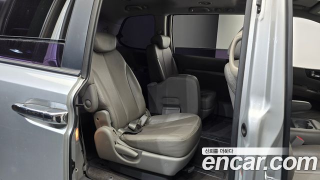 Kia Canival 2013 — photo 17