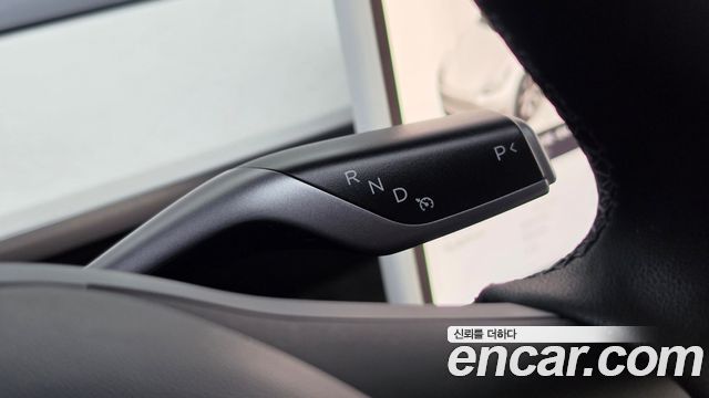 Tesla Model Y 2024 — photo 12