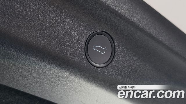 Tesla Model Y 2024 — photo 23