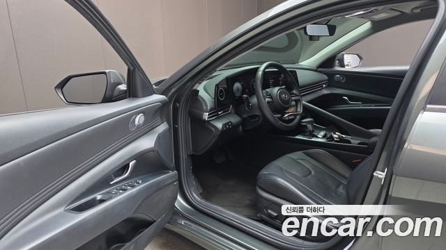 Hyundai AVANTE 2023 — photo 13