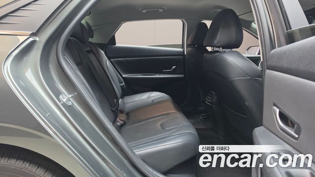 Hyundai AVANTE 2023 — photo 17