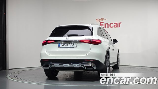 Mercedes-Benz GLC-Class 2025 — photo 4