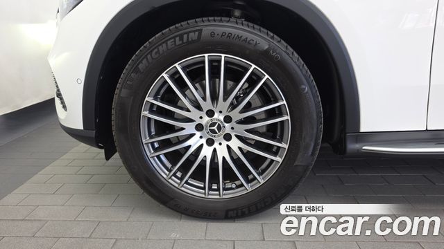 Mercedes-Benz GLC-Class 2025 — photo 5