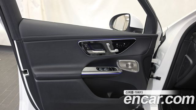 Mercedes-Benz GLC-Class 2025 — photo 14