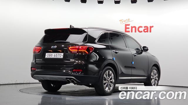 Kia Sorento 2018 — photo 2