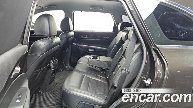 Kia Sorento 2018 — photo 11