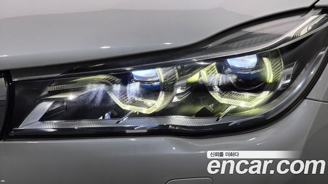 BMW 7-Series 2017 — photo 8