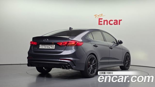 Hyundai AVANTE 2017 — photo 2
