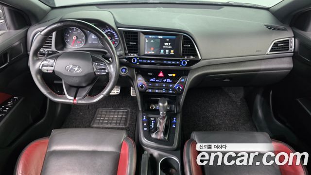 Hyundai AVANTE 2017 — photo 7