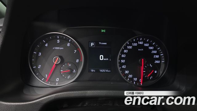 Hyundai AVANTE 2017 — photo 8