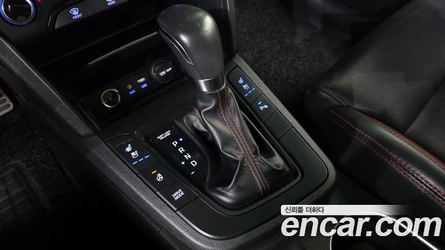 Hyundai AVANTE 2017 — photo 9
