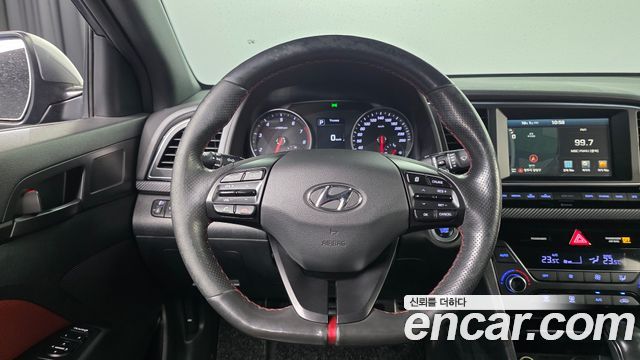 Hyundai AVANTE 2017 — photo 15