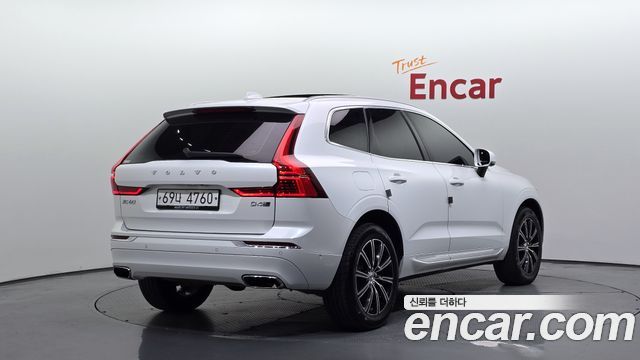 Volvo XC60 2018 — photo 2