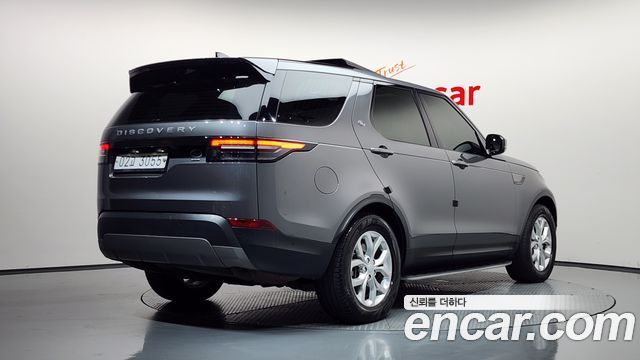 Land Rover Discovery 2019 — photo 2