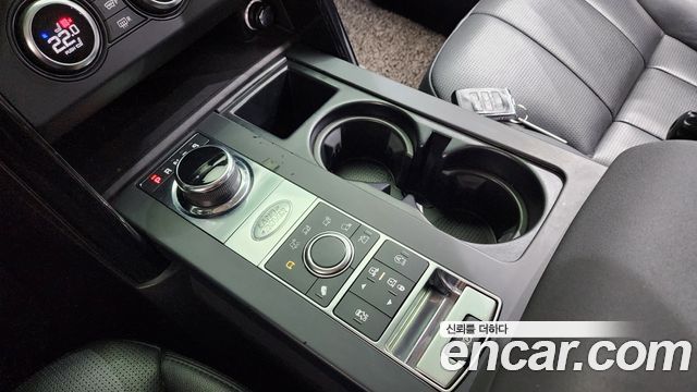 Land Rover Discovery 2019 — photo 9