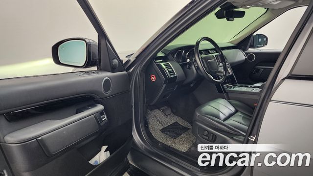 Land Rover Discovery 2019 — photo 10